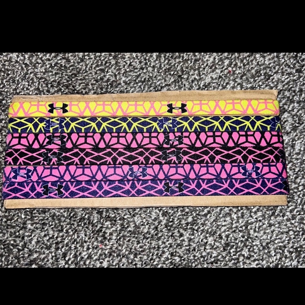 6 Under Armour Thin Headbands‎
